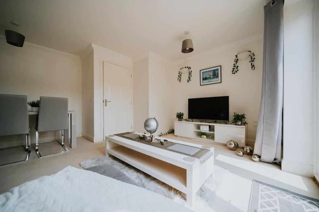 Linen Cottage- Parking, Leds, 4K Tvs, 5G Wifi And More! Bath Exterior foto