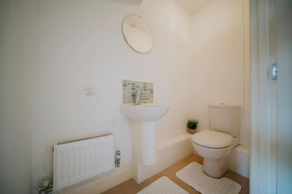 Linen Cottage- Parking, Leds, 4K Tvs, 5G Wifi And More! Bath Exterior foto